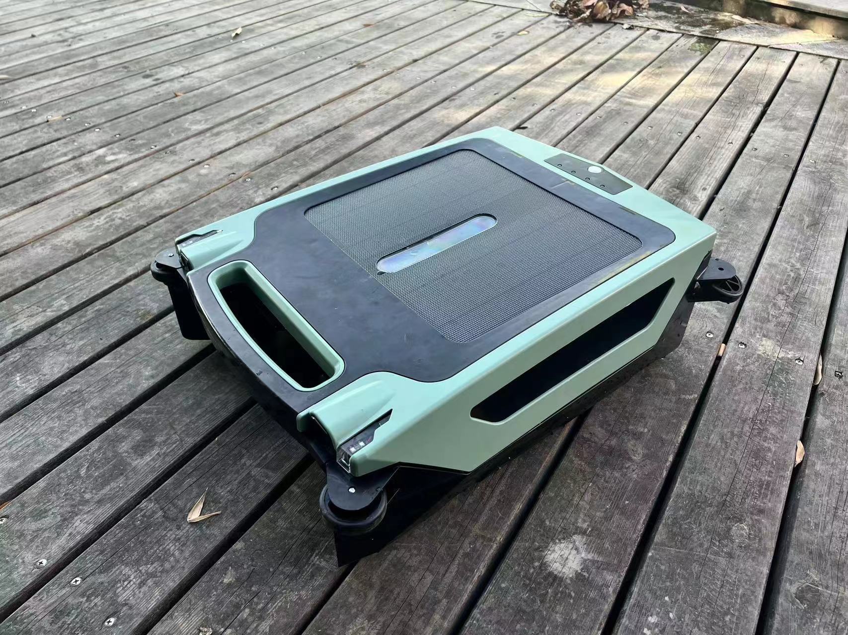Solar Charging Battery Pool Robot Cleaner